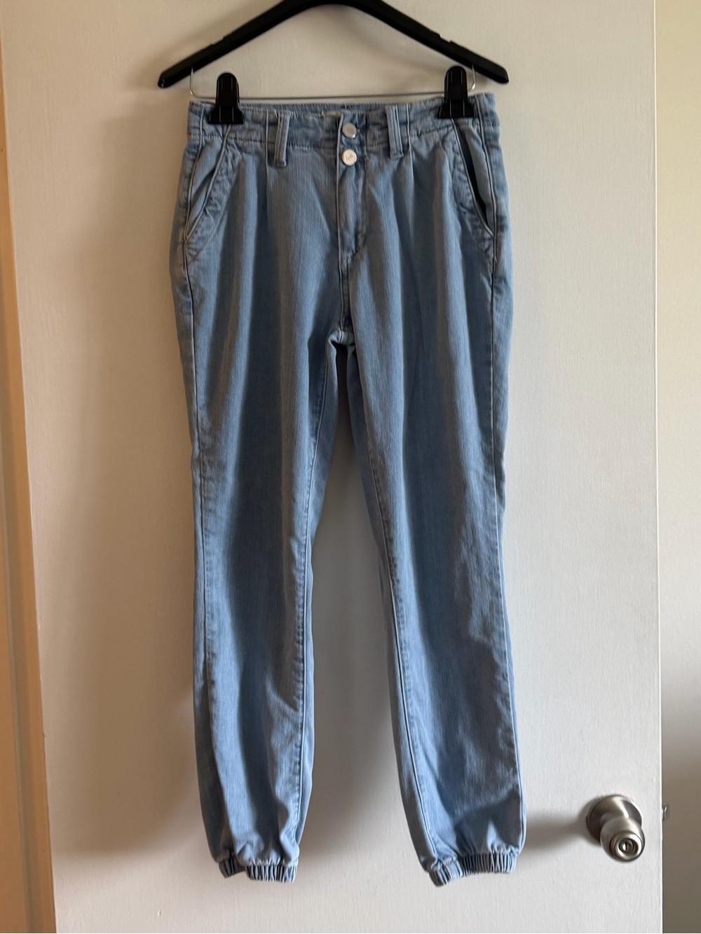PAIGE Lightwash Pleated Mayslie Double Button Denim Jogger size 24 EUC - Picture 3 of 9